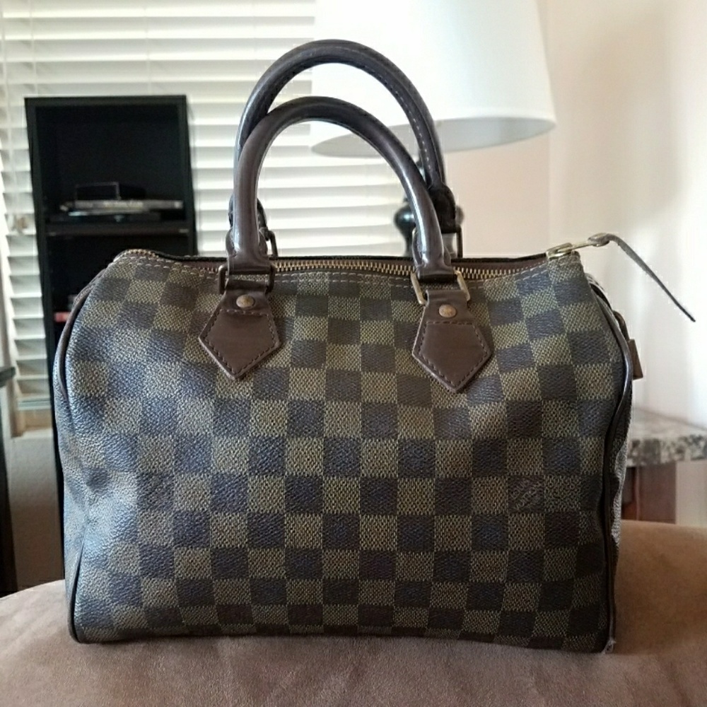 Louis Vuitton Damier Speedy 25